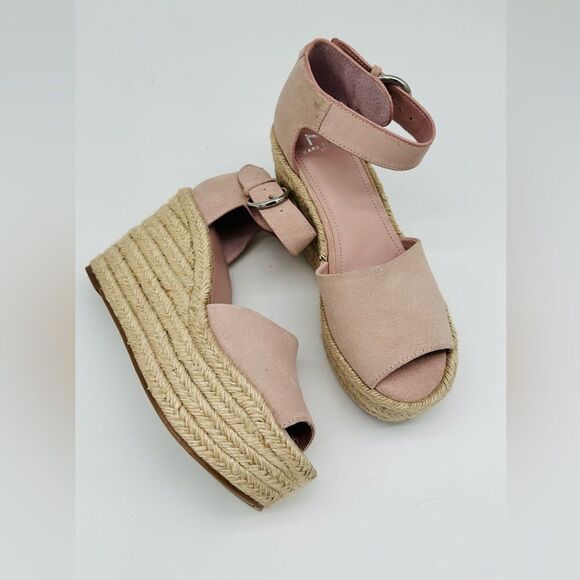 Marc Fisher LTD
Alita Platform Wedge
Espadrille Sandal - Picture 1 of 7